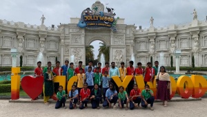 Jollywood Trip Photos (GRADE 9 & 10) (4)